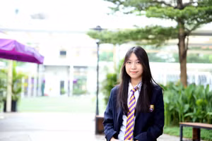 Nữ sinh Nguyễn Trà My đang học lớp 12 Trường Phổ thông liên cấp Olympia, Hà Nội. Ảnh: NVCC.