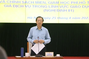 Thứ trưởng Bộ GD&ĐT Phạm ngọc Thưởng phát biểu tại Hội thảo.