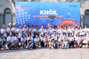 Hàng trăm vận động viên đã tham gia giải chạy "Khỏe để cống hiến và hạnh phúc" do Mạng lưới Quản lý giáo dục không biên giới - EdulightenUp tổ chức chiều 26/3.