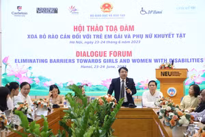 Hội thảo tọa đàm do Bộ GD&ĐT chủ trì, phối hợp tổ chức cùng Quỹ Nhi đồng Liên Hợp Quốc - UNICEF, Đại học Carleton (Canada) và Hội Người Khuyết tật TP Hà Nội sẽ kéo dài trong hai ngày 23 - 24/6. 