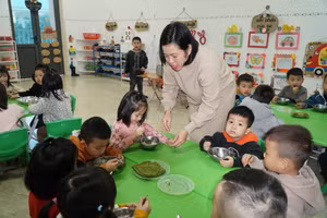 Sở GD&ĐT Nghệ An đề nghị tỉnh chấp nhận thanh toán chế độ cho giáo viên, nhân viên hợp đồng lâu năm trong chỉ tiêu biên chế được giao. Ảnh: Hồ Lài