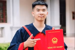 Lê Viết Khang (học sinh Trường THPT Thái Hòa, Nghệ An) giành thủ khoa thi đánh giá tư duy Đại học Bách khoa Hà Nội lần thứ 4 năm 2024. Ảnh: NVCC