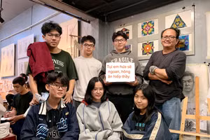 Họa sĩ Hoàng Võ hiện là giảng viên hình họa Khoa Mỹ thuật, Đại học Kiến trúc TPHCM.