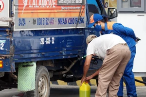 Công an khuyến cáo không nên tích trữ xăng, dầu trong nhà