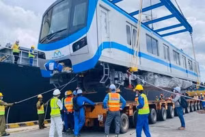 Các toa tàu của tuyến metro số 1 Bến Thành - Suối Tiên đã được đưa về TPHCM nhưng việc chạy thương mại của tuyến metro số 1 vẫn cần phải chờ một thời gian nữa.