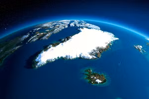 Nước biển ấm hơn và nhiệt độ không khí tăng lên đã đẩy nhanh quá trình tan chảy của Greenland. 