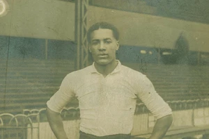 Một bức ảnh của Walter Tull chụp ngày 17/1/1911. Ảnh: Getty Image