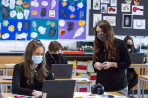 Hầu hết trường học Scotland phải đóng cửa vì giáo viên đình công.