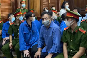 Các bị cáo tại tòa.