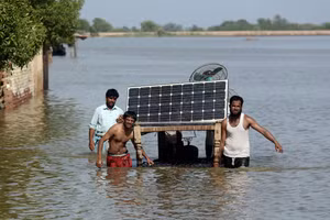 Pakistan chìm trong biển nước sau trận lũ lịch sử vào mùa hè 2022.