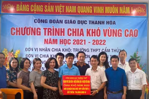 Công đoàn ngành Giáo dục Thanh Hóa chia khó với vùng cao.