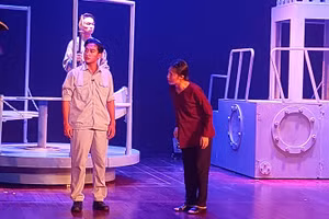 Vở kịch 'Người trong cõi nhớ' mới được Nhà hát Kịch Việt Nam công diễn đã thu hút sự quan tâm của khán giả. Ảnh: Bình Thanh