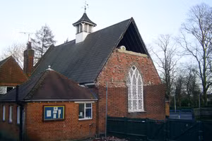 Nhiều trường học Anh xuống cấp, cũ, có nguy cơ sụp đổ.