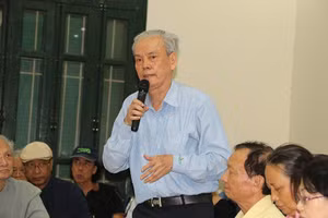 Nhạc sĩ Hoàng Giai trong buổi trao đổi với hội viên Hội Âm nhạc Hà Nội.