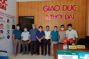 CBPV Văn phòng Báo GD&T quyên góp ủng hộ tuyến đầu chống dịch