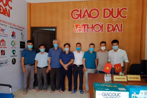 CBPV Văn phòng Báo GD&T quyên góp ủng hộ tuyến đầu chống dịch