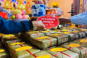 Xã Mai Phụ gói hơn 1.800 bánh chưng tiến giỗ vua Mai.