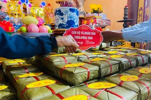 Xã Mai Phụ gói hơn 1.800 bánh chưng tiến giỗ vua Mai.