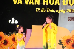 Học sinh Hà Tĩnh hào hứng "Kể chuyện theo sách"