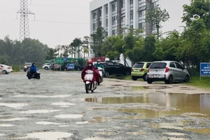 Hàng trăm "chiếc bẫy" giao thông trên đường