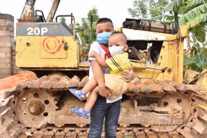 Em Nguyễn Trần Anh Đức và em Nguyễn Tuấn Đạt