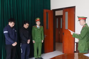 Các đối tượng tại cơ quan điều tra.