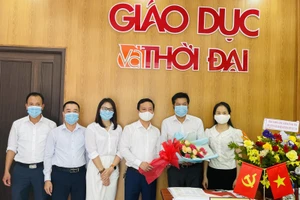 Sở Thông tin và Truyền thông Hà Tĩnh chúc mừng báo GD&TĐ nhân ngày 21/6.