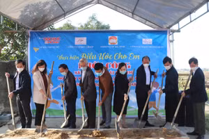 Báo GD&TĐ khởi công xây nhà cho học sinh bị hỏa hoạn thiêu rụi