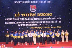 Hà Tĩnh tuyên dương thanh niên và công trình thanh niên tiêu biểu.