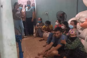 Người thân bàng hoàng, đau xót trước sự ra đi đột ngột của 2 em.