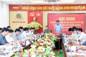 Toàn cảnh hội nghị.