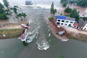 Trung Quốc: Vỡ đê sông Trường Giang khiến hơn 9.000 người phải sơ tán gấp