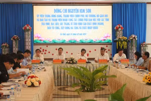 Quang cảnh buổi làm việc.