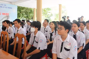 Các em HS tham gia kỳ thi chọn HS giỏi quốc gia cấp THPT năm học 2023 - 2024.