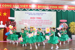 Tiết mục văn nghệ khai mạc Hội thi.
