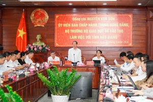 Quang cảnh buổi làm việc.