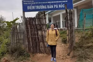 Cô giáo Nguyễn Thị Như Thảo tại điểm trưởng bản Pá Hốc.