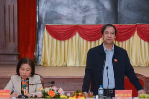 Bộ trưởng Bộ GD&ĐT Nguyễn Kim Sơn phát biểu tại buổi làm việc.