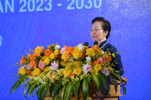 GS.TS Nguyễn Thị Doan, nguyên Phó Chủ tịch nước, Chủ tịch Hội Khuyến học Việt Nam phát biểu tại lễ phát động.