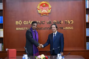 Bộ trưởng Nguyễn Kim Sơn và ngài A.Saj U.Mendis, Đại sứ Sri Lanka tại Việt Nam.