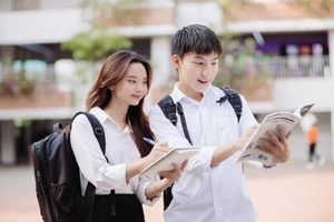 Học bổng toàn phần vào ĐH FPT được cấp cho học sinh TOP10 SchoolRank 2024 trên toàn quốc.