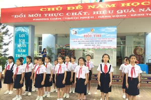 Hội thi Nghi thức đội - chỉ huy đội giỏi tại Trường tiểu học Bình Hoà 2 (Thuận An, Bình Dương).