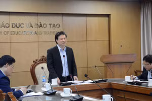 Thứ trưởng Nguyễn Hữu Độ chủ trì buổi làm việc.