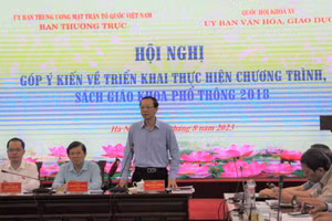 Thứ trưởng Bộ GD&ĐT Phạm Ngọc Thưởng phát biểu tại Hội nghị.