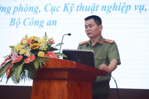 Thượng Tá Nguyễn Trọng Thái, báo cáo chuyên đề "Hoạt động sử dụng phương tiện kỹ thuật để thực hiện hành vi tiêu cực, gian lận thi cử và một số phương pháp kiểm tra, nhận biết, xử lý khi phát hiện hành vi vi phạm.