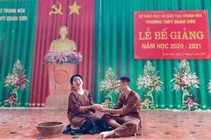 Học sinh Trường THPT Quan Sơn (Thanh Hóa) thực hiện sân khấu hóa tác phẩm "Chí Phèo".