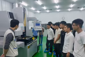 Sinh viên thực tập tại doanh nghiệp. Ảnh minh họa/ITN.