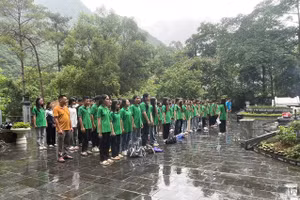 Thông qua các tiết học ngoại khoá giúp các em thêm yêu quê hương, đất nước.