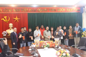 Chăm lo tết cho sinh viên quốc tế.