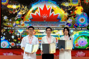 Thầy giáo thắp lửa đam mê nghiên cứu khoa học cho học sinh vùng cao.